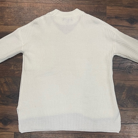 White distressed sweater - Picture 2 of 5